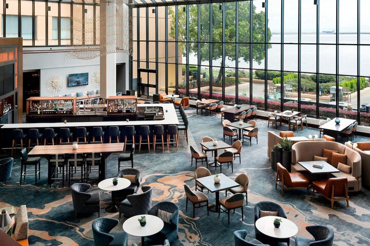 Lobby lounge