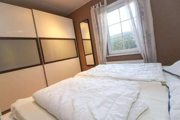 Room 5 of 17