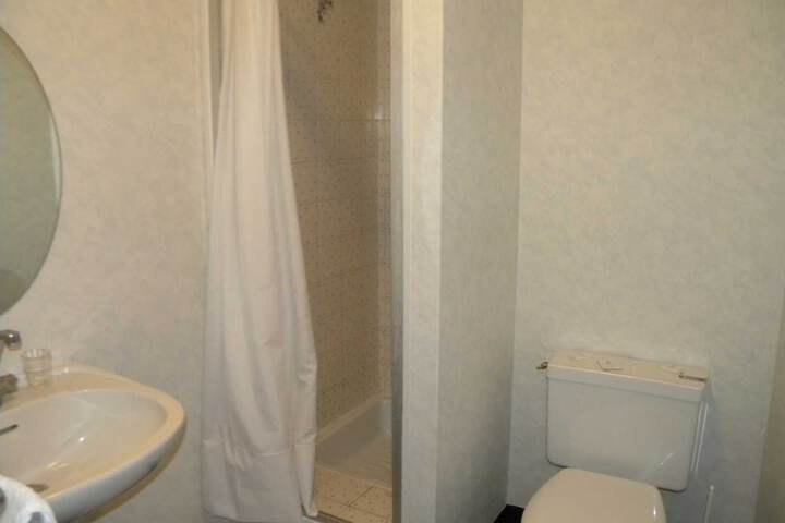 Room 21 of 39