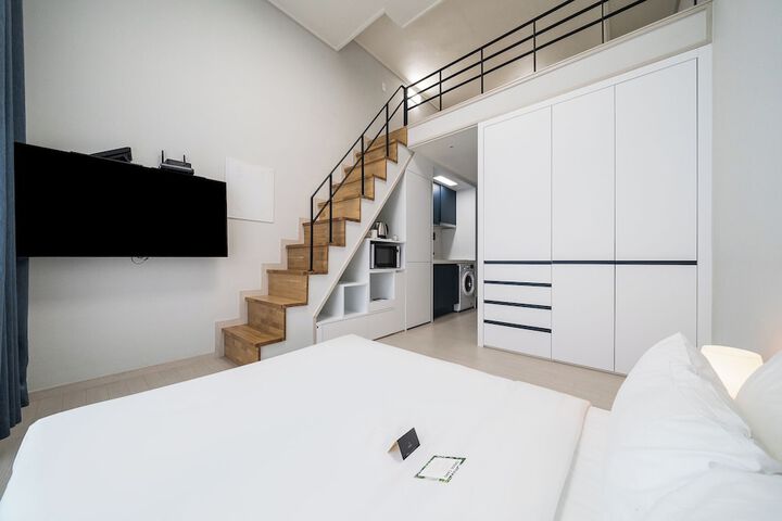 Room 14 of 29
