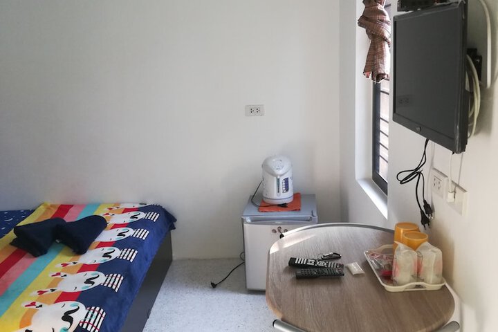 Room 5 of 25