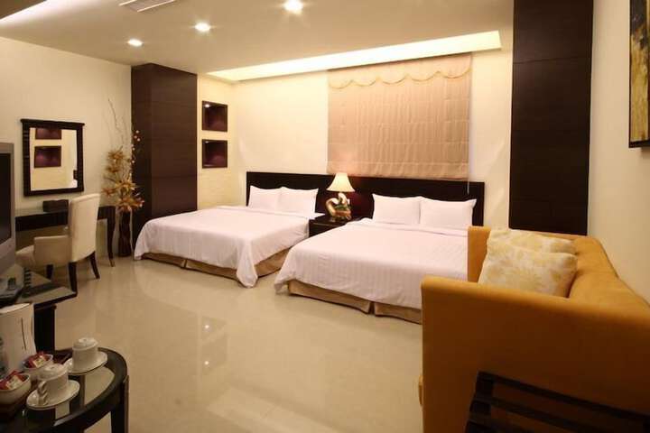 Room 19 of 39