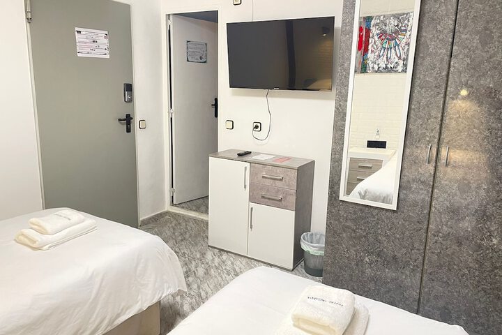 Room 43 of 121