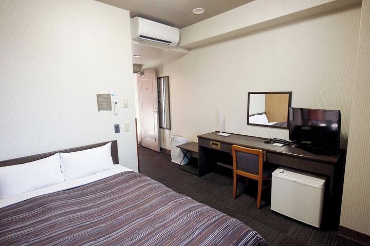 Room 4 of 27