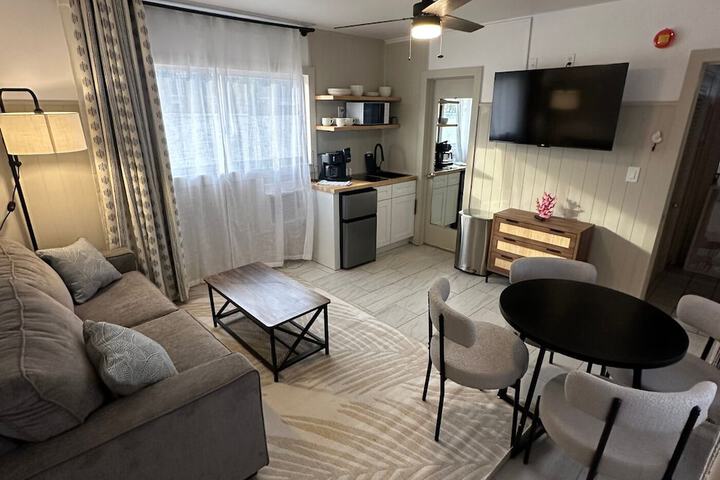 Room 13 of 23