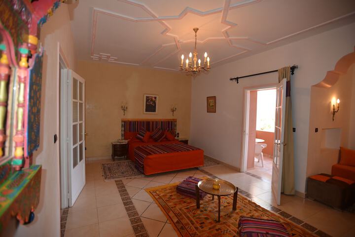 Room 12 of 38
