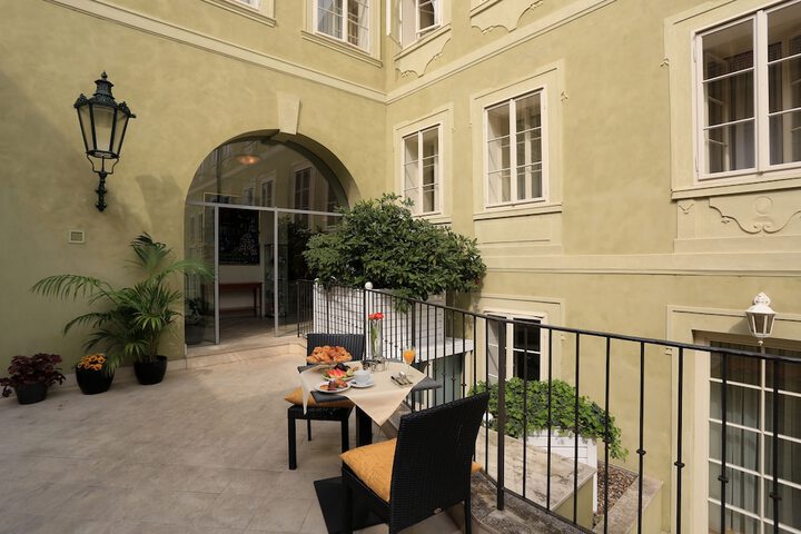 Terrace/Patio 124 of 136