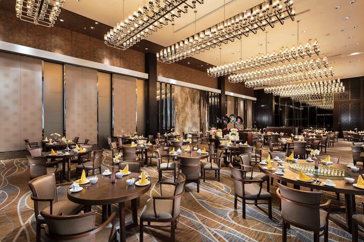 Dining 82 of 133