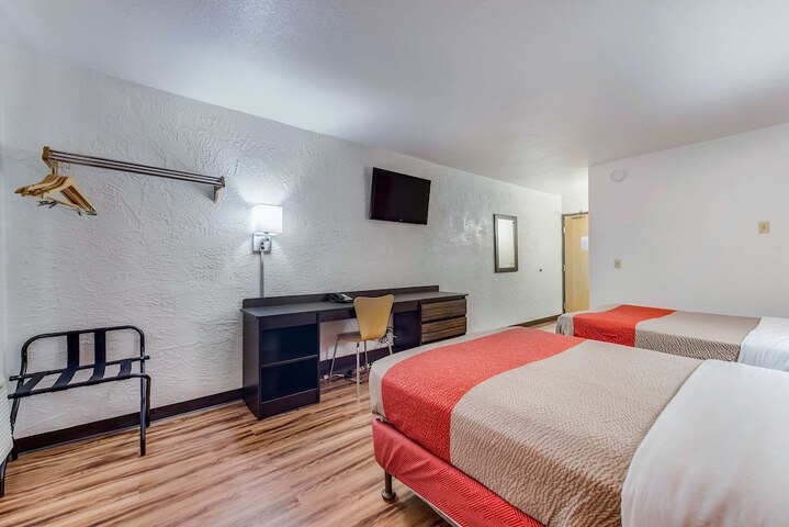 Double Room Disability Accessible (4 of 13)