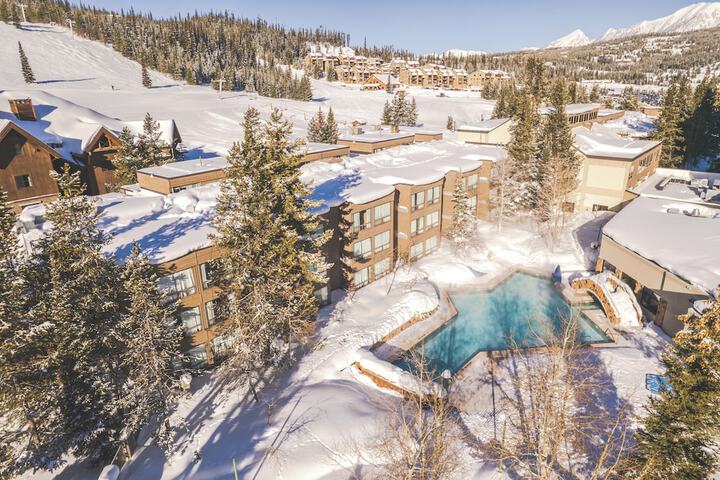 Hotel with Pool