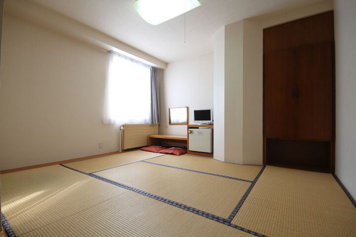 Room 15 of 42
