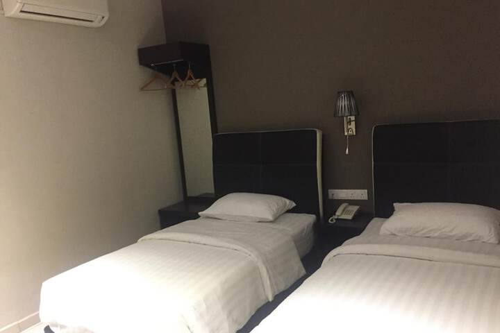 Room 12 of 44