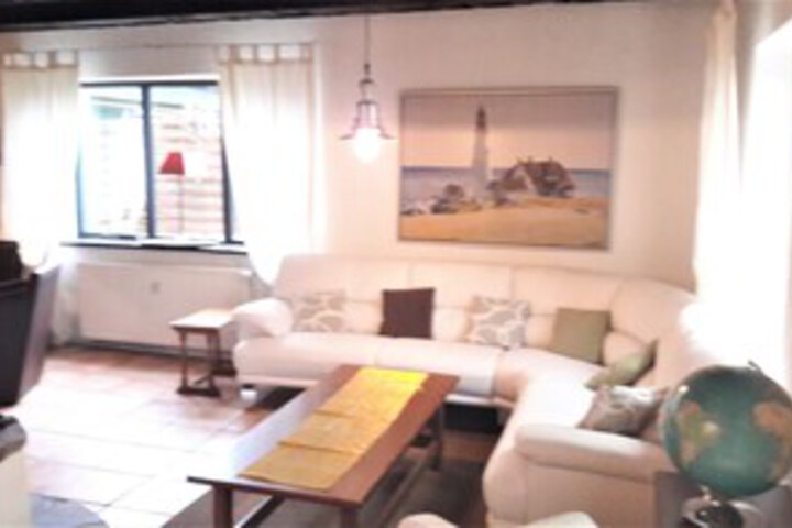Room 8 of 11