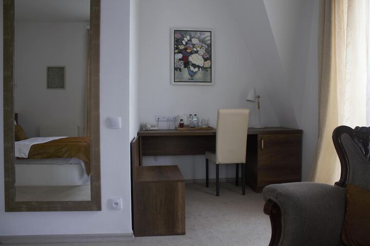 Room 13 of 68
