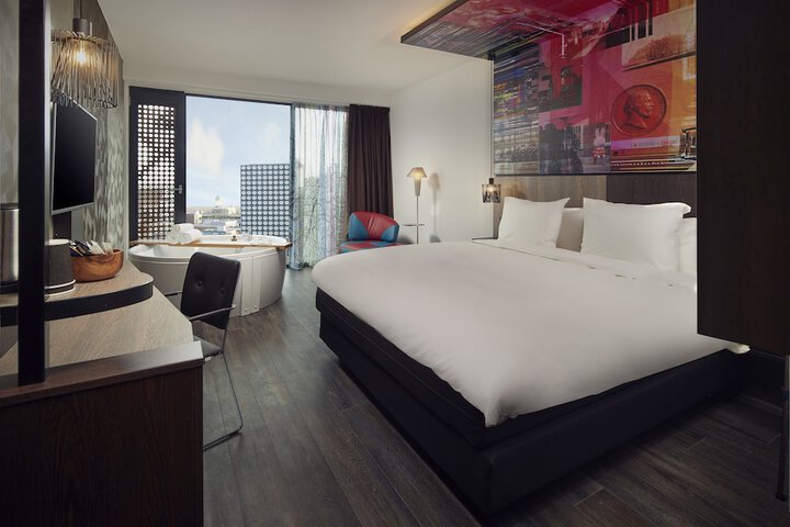 Room 5 of 42