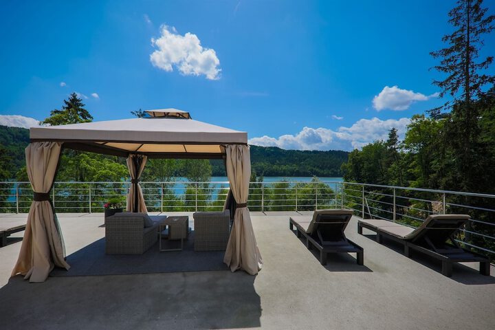 Sundeck 60 of 67