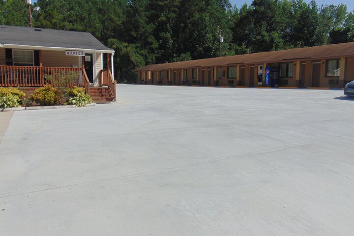 Property Grounds 34 of 40