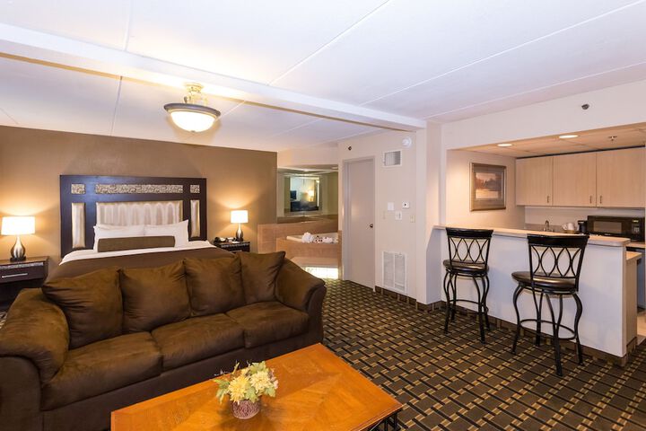 1 King Bed (7 of 10)