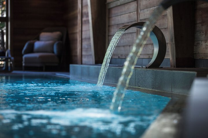 Hotel Pool