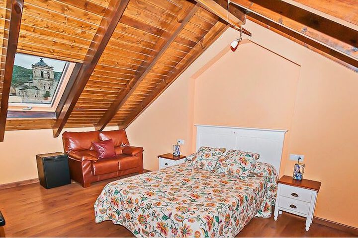 Room 10 of 26