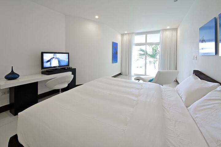 Room 5 of 30