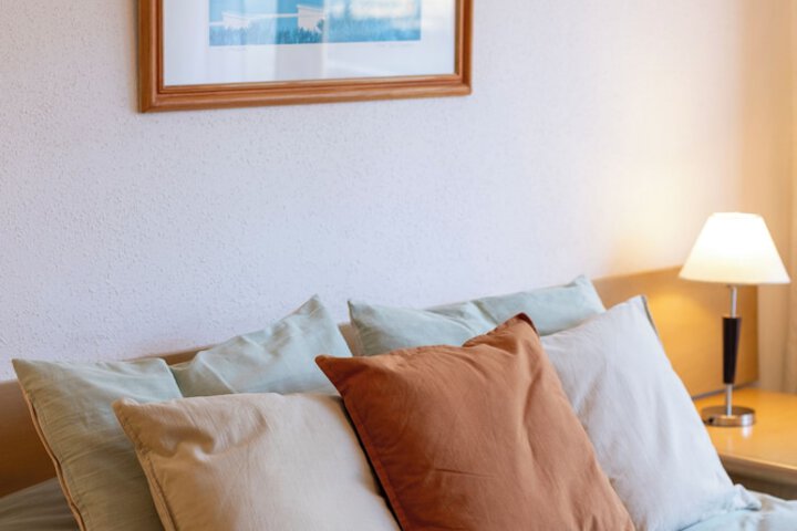 Room 10 of 64