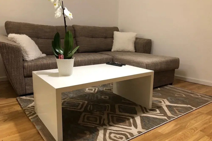 Room 9 of 15