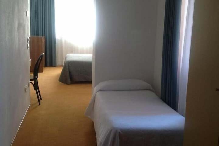 Room 9 of 43