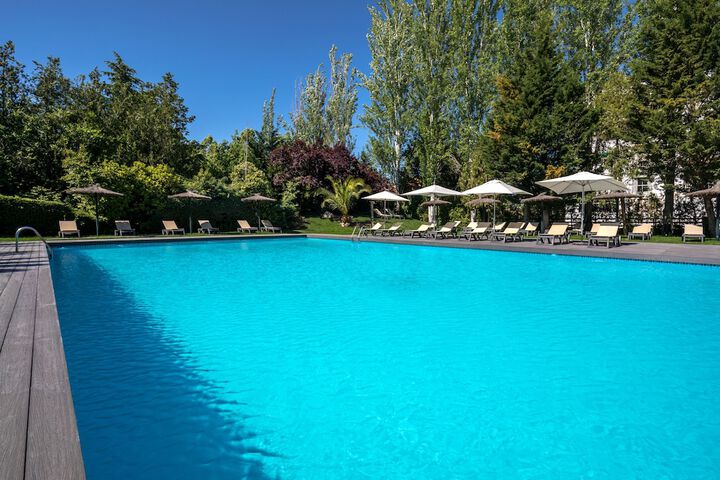 Pool 41 of 74