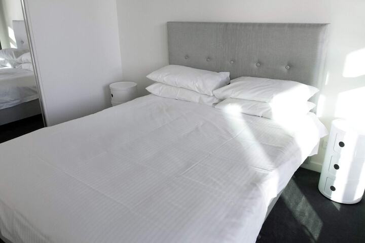 Room 1 of 11