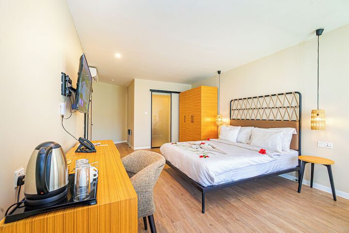 Room 4 of 119