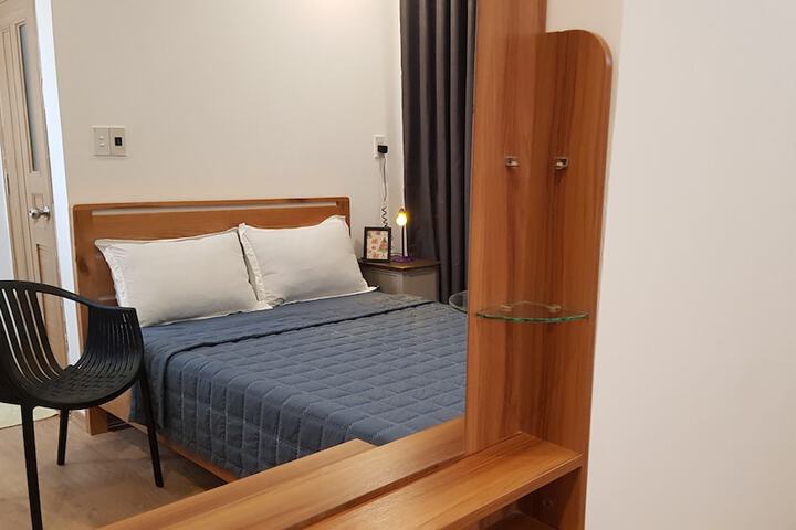 Room 12 of 48