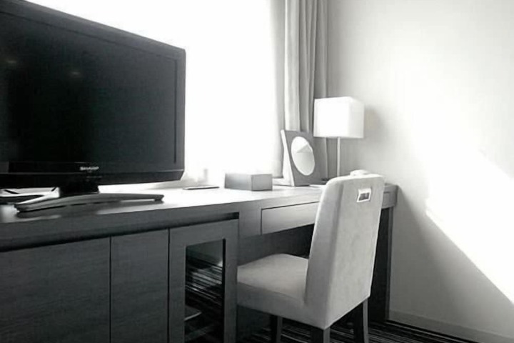 Room 7 of 25