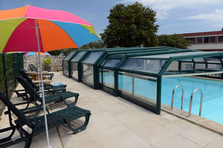 Pool Hotel