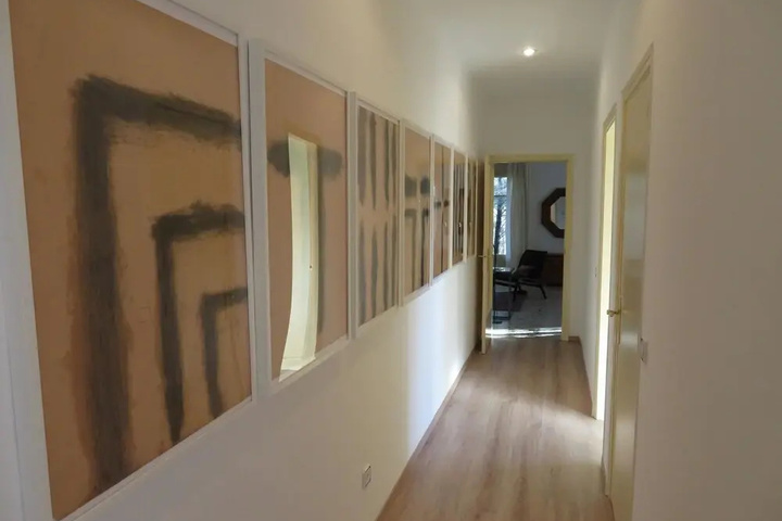 Room 9 of 16
