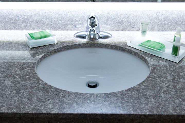 Bathroom sink