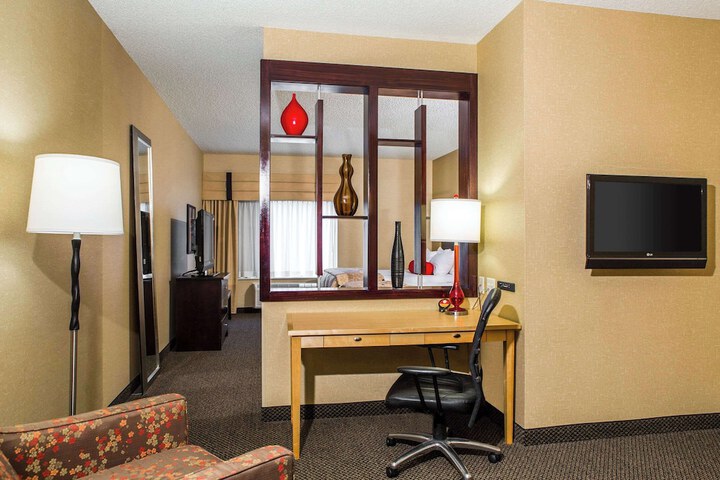 Room 13 of 37