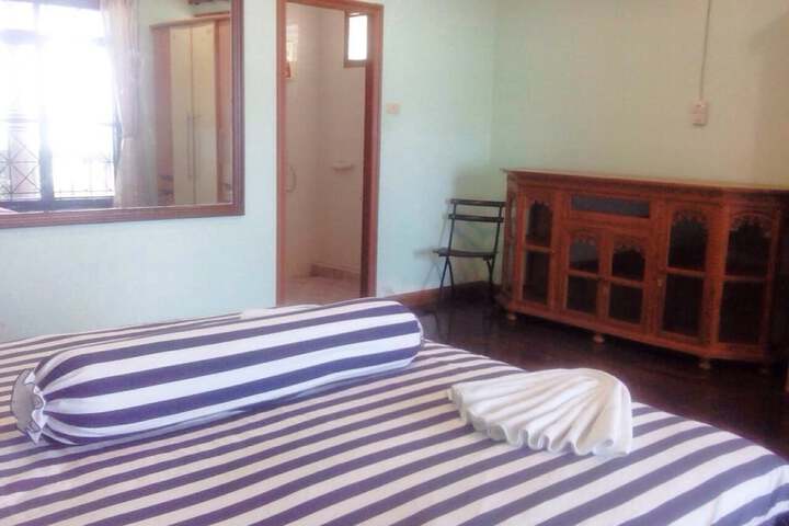 Room 5 of 18