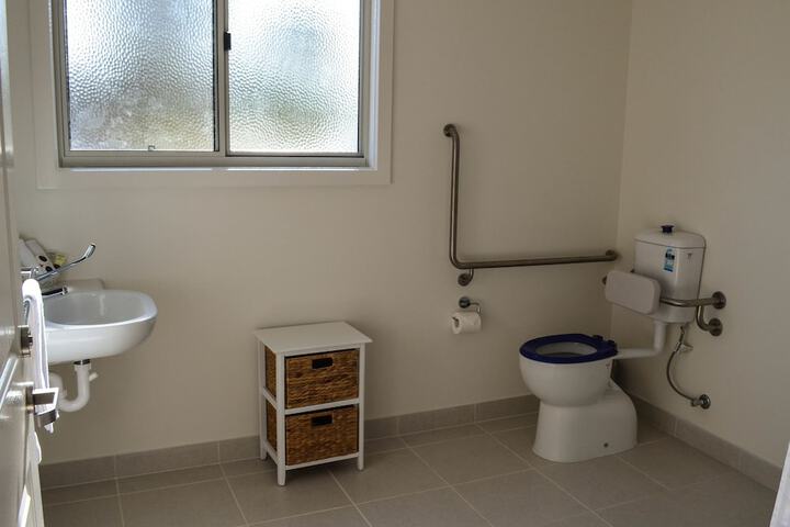 Room 108 of 142