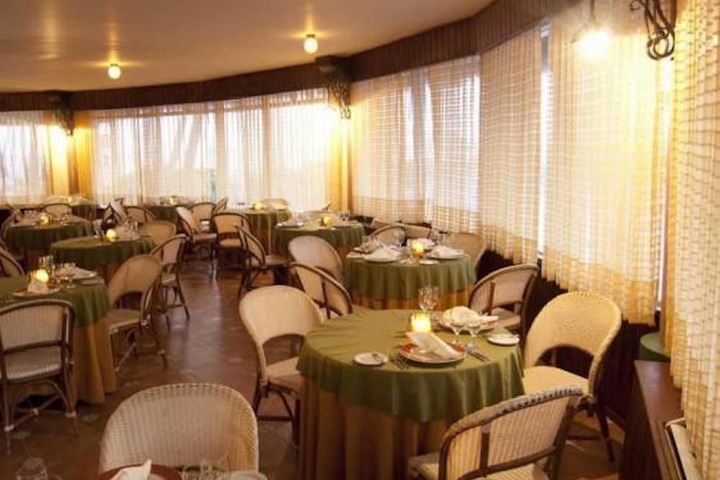 WARIKE HOTEL AND SUITES
