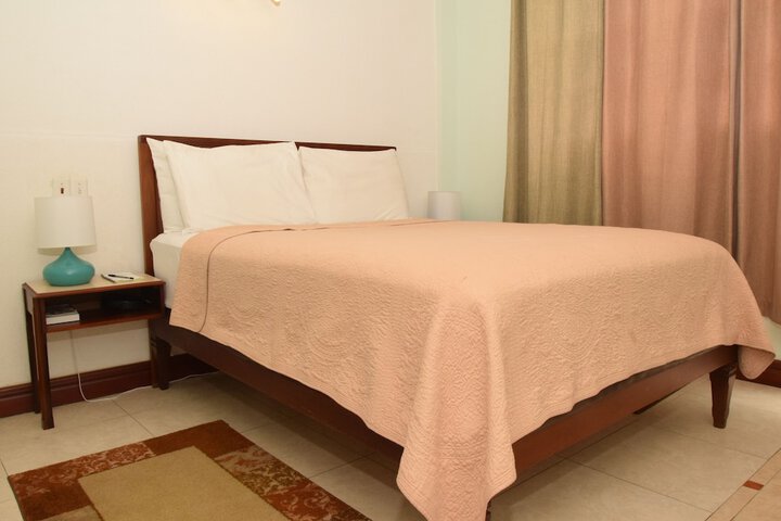Room 3 of 48