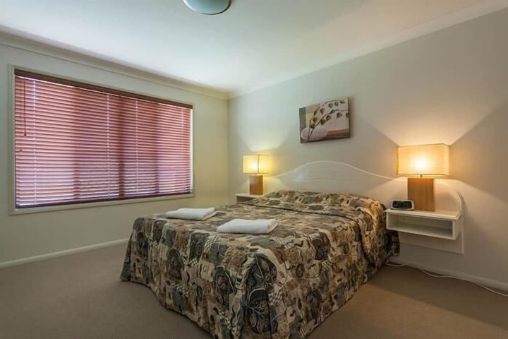 Room 9 of 20