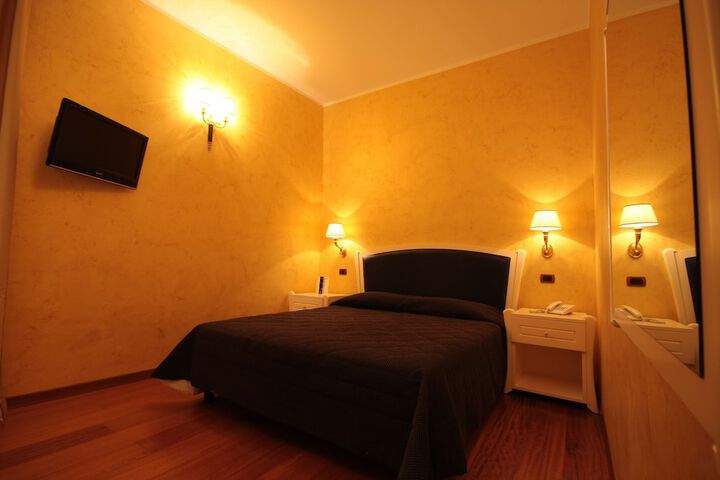 Room 17 of 61