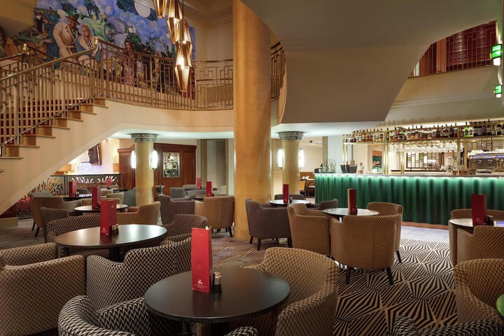 Lounge 194 of 284