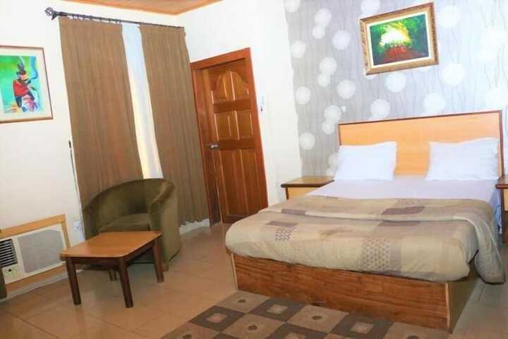 Room 14 of 27