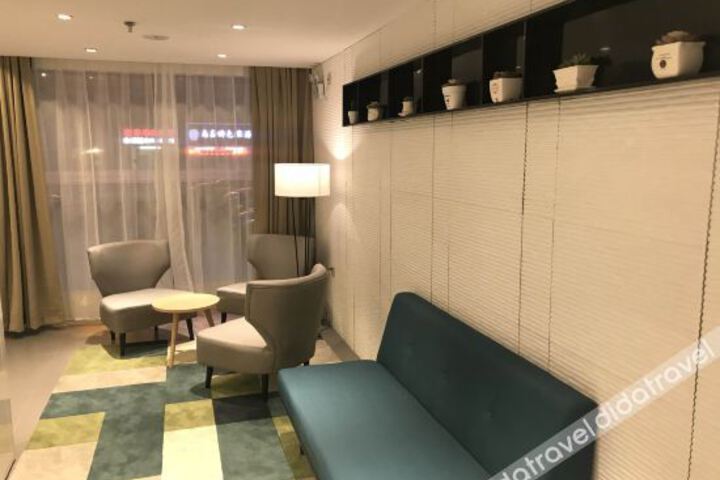 Hotel Interior 20 of 32