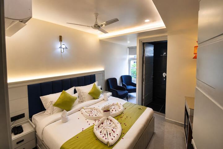 Room 14 of 32