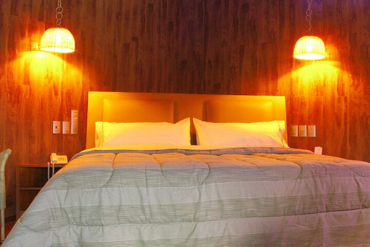 Room 3 of 39