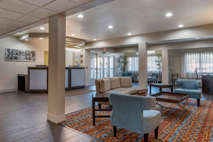 Guest Lobby