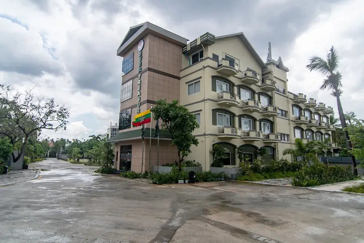 Ever Treasure Hotel